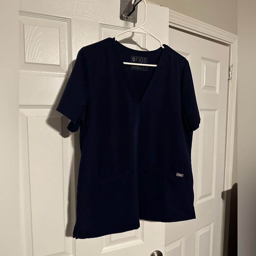 Figs three pocket scrub top in navy